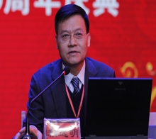 中國科學院院士、西北生態(tài)環(huán)境資源研究院常務副院長、我國著名寒區(qū)土木工程專家、博士生導師賴遠明教授就“寒區(qū)道路熱學特性分析方法和凍害防治技術(shù)”?與嘉賓、校友和師生分享了自己獨特的見解